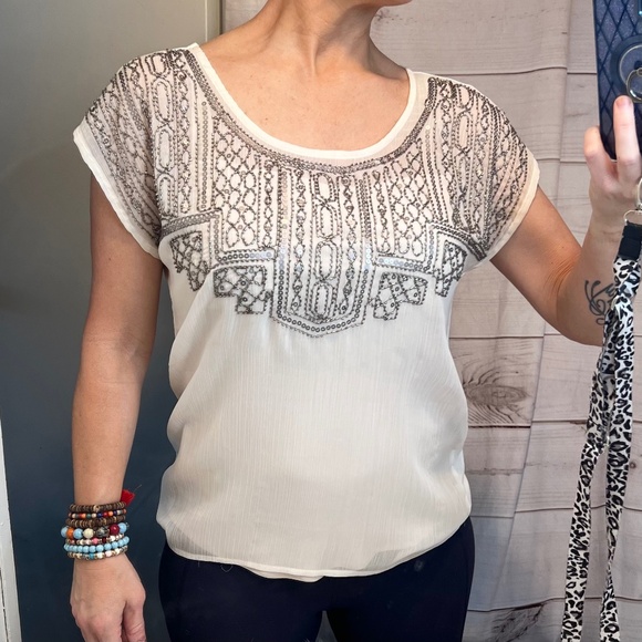 🔥2/$10 |•MAURICES•| Beaded Sequined Sheer Cream Top Size Small - Picture 1 of 12